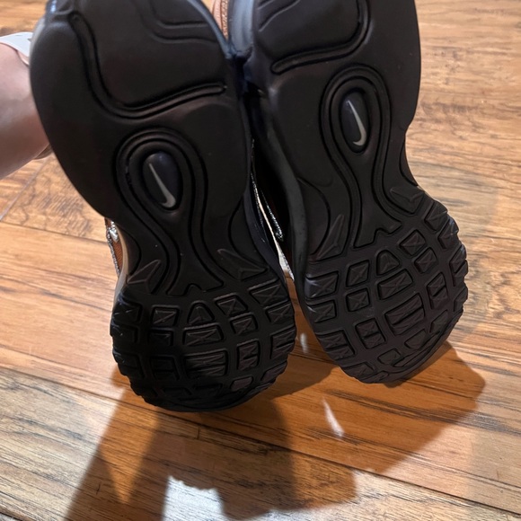 NIKE WOMEN'S AIR MAX 97 COPPER ROSE GOLD BLACK, worn 3 x’s, sz 6.5, great cond - Picture 7 of 10